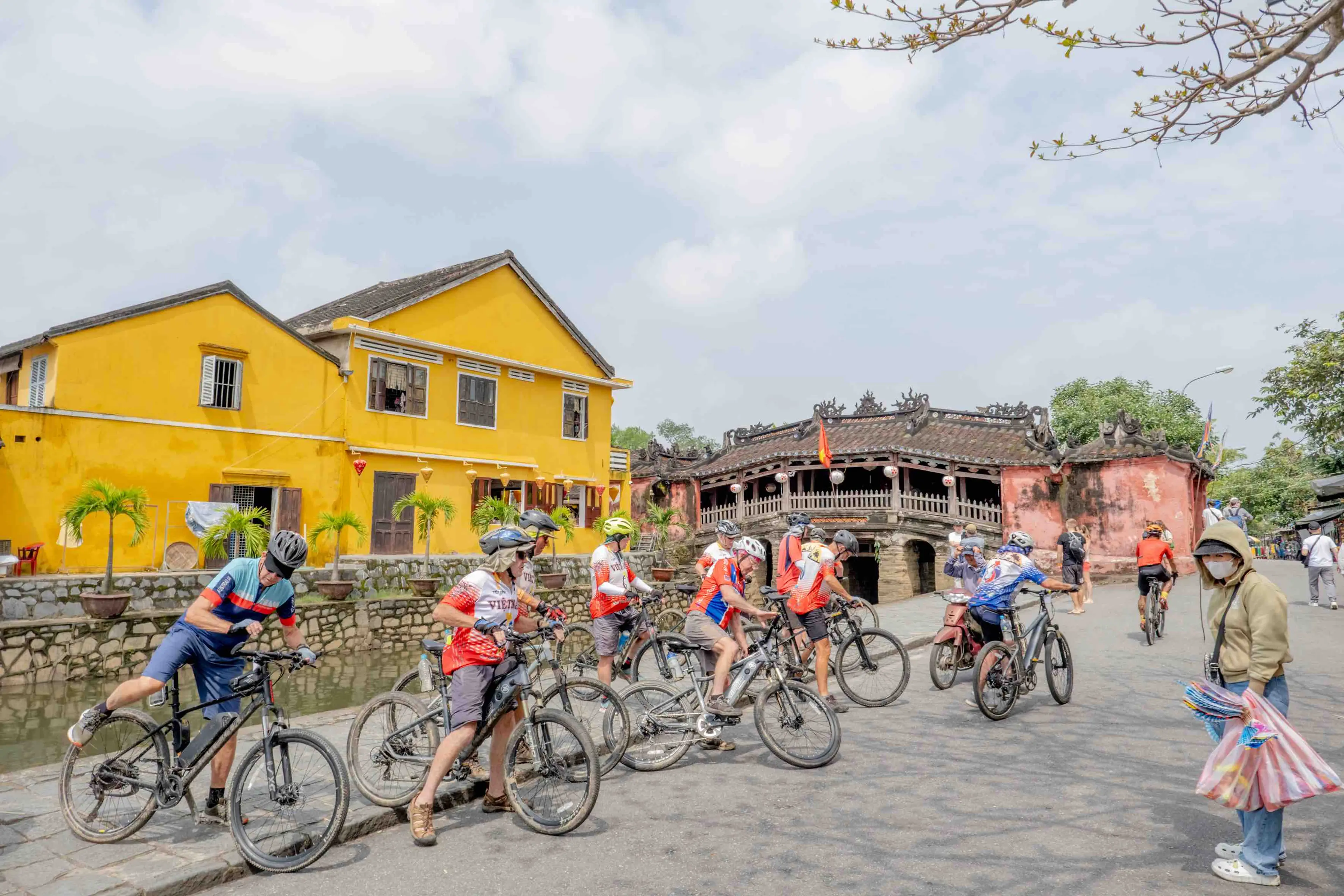 Mr Biker Saigon, Cycling Vietnam Central Coast, Hoi An Ancient Town