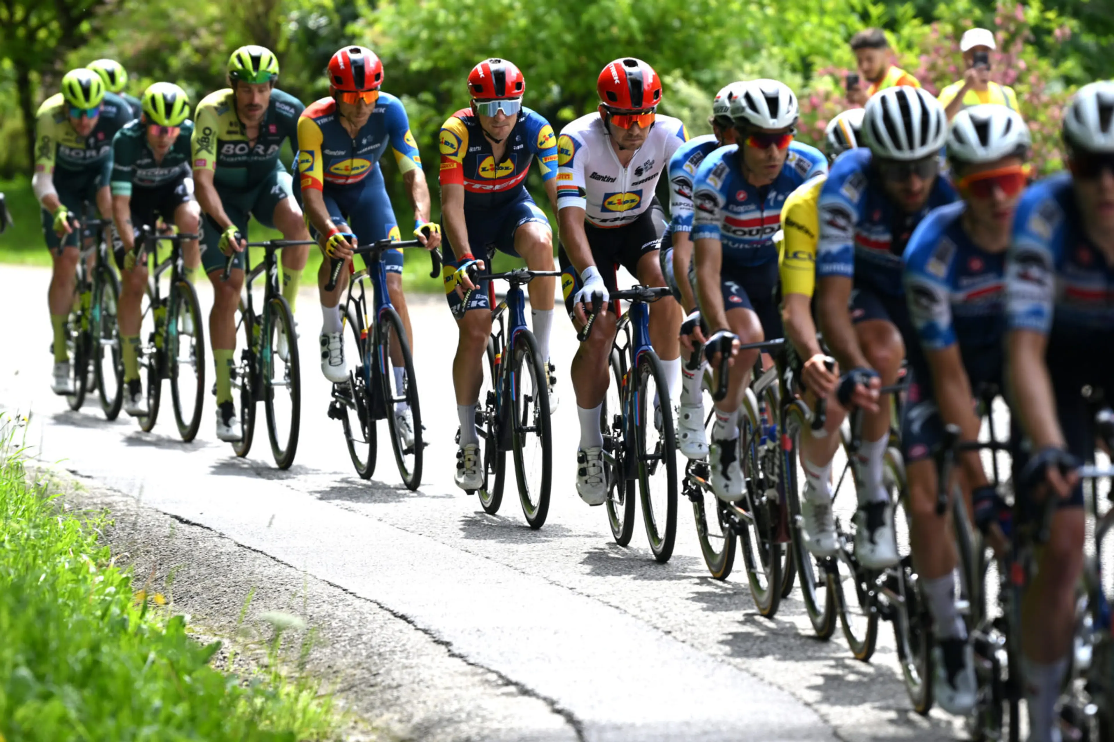 Overview of Leading Cycling Gear Manufacturers